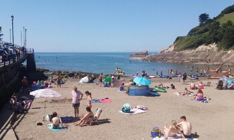 ベッドアンドブレックファースト The Poplars Guest House