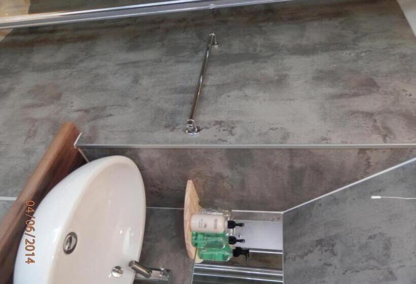 Bed and Breakfast The Whitehouse