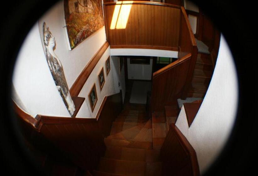 Bed and Breakfast The Whitehouse