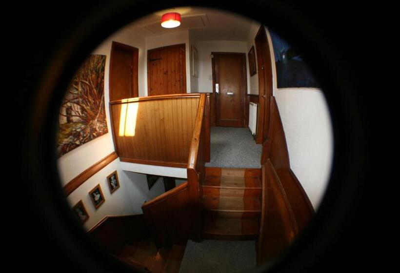 Bed and Breakfast The Whitehouse