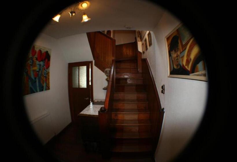 Bed and Breakfast The Whitehouse