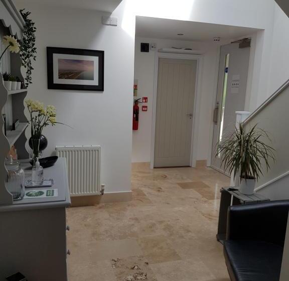 住宿加早餐  Tirah Guest House