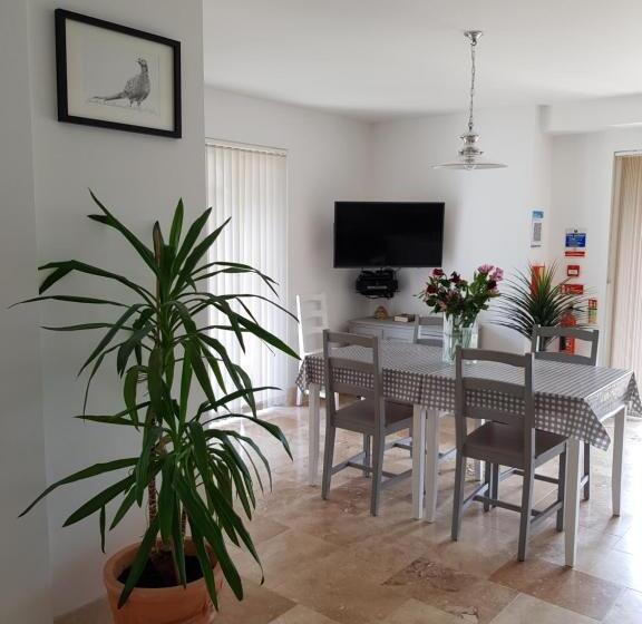 住宿加早餐  Tirah Guest House