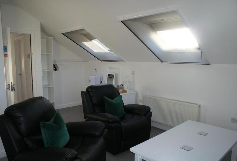 민박 Tirah Guest House