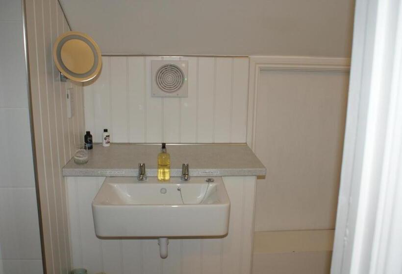 민박 Tirah Guest House