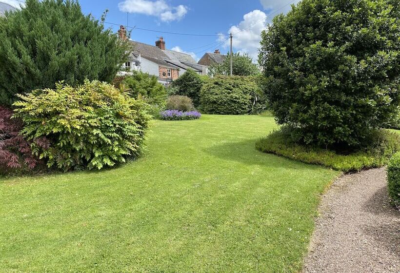 مبيت وإفطار Town Mills