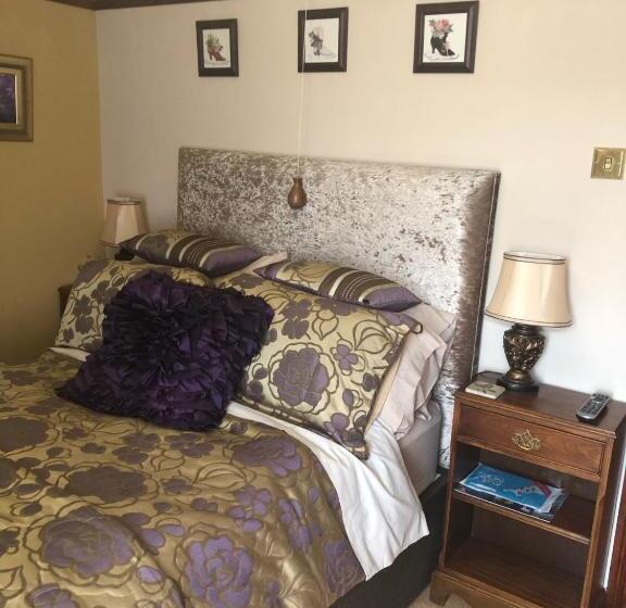 مبيت وإفطار Tregondale Manor Farm