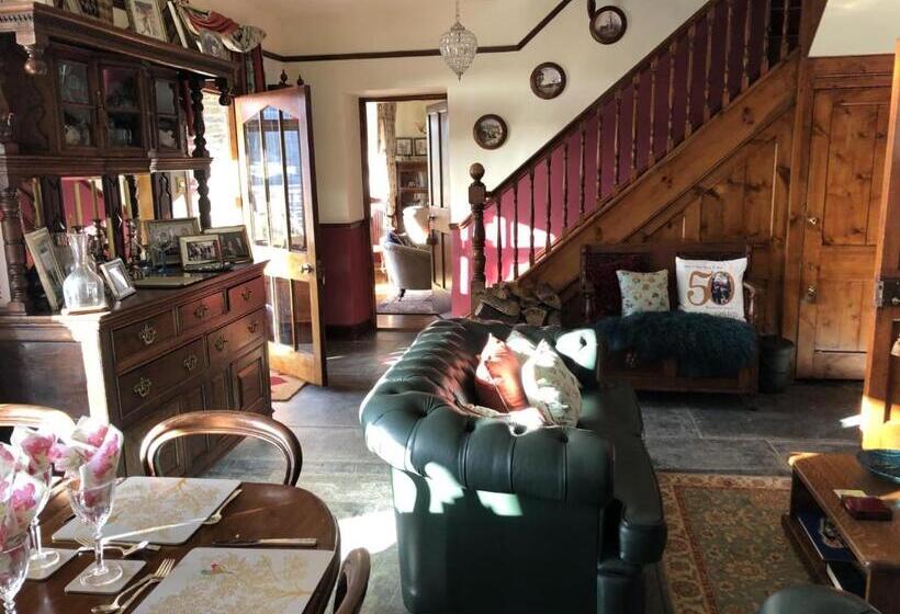 مبيت وإفطار Tregondale Manor Farm