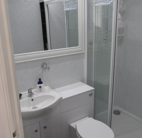 تختخواب و صبحانه Valdene