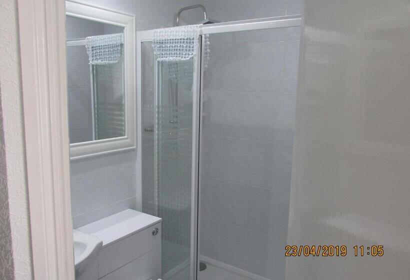 تختخواب و صبحانه Valdene