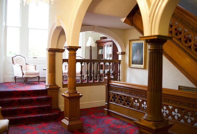 ベッドアンドブレックファースト West Layton Manor