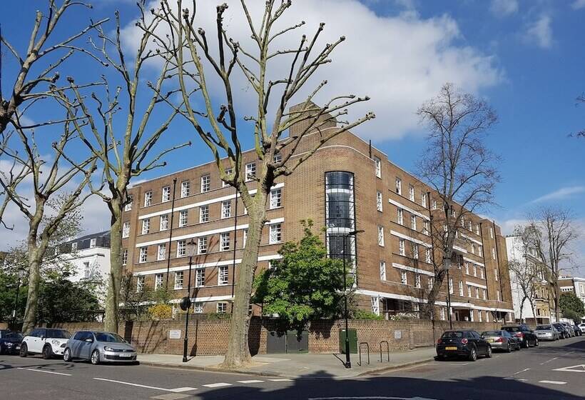 هاستل Bowden Court