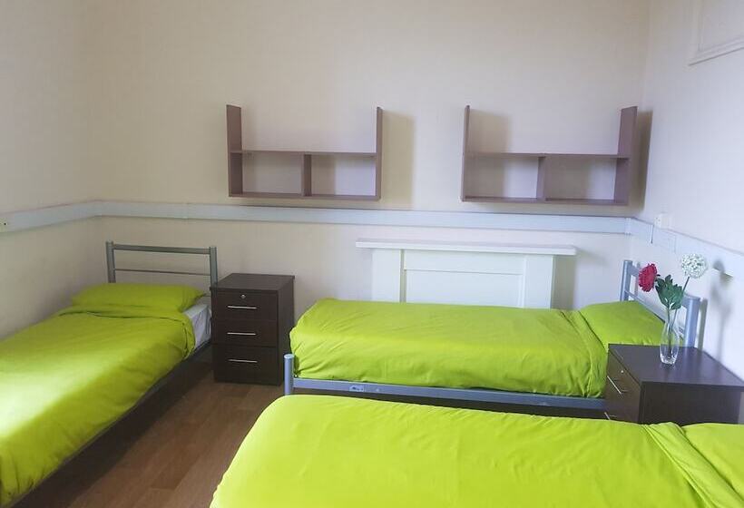 هاستل Bowden Court