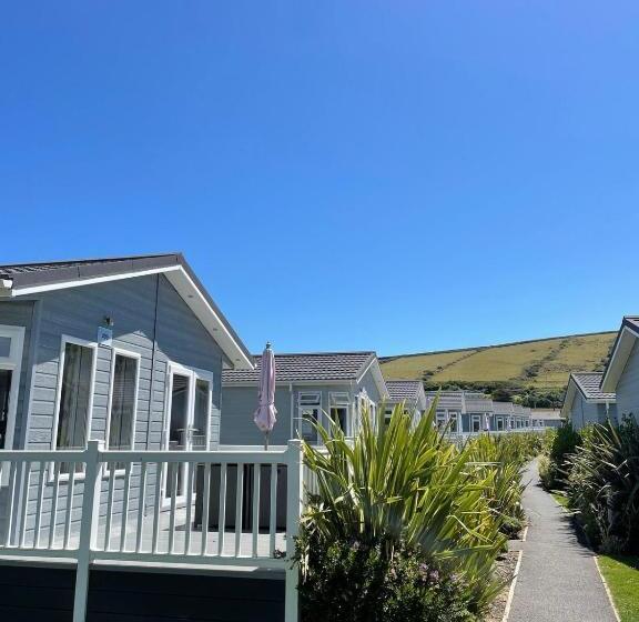Croyde Bay Hotel Or Self Catering