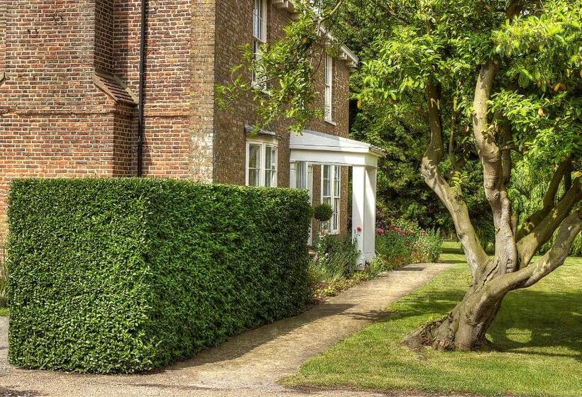 ベッドアンドブレックファースト Goss Hall