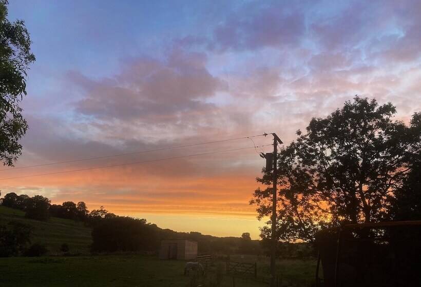 Gratton Grange Farm B&b