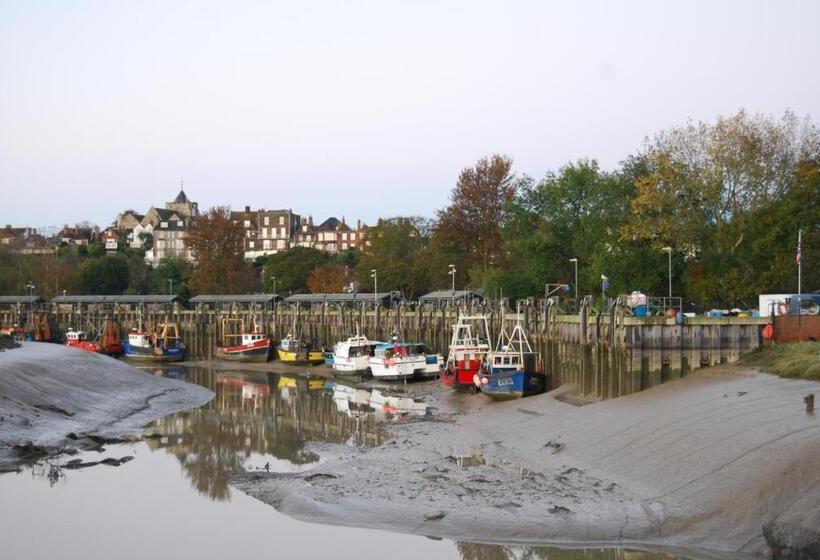 Hare & Hounds Bed & Breakfast