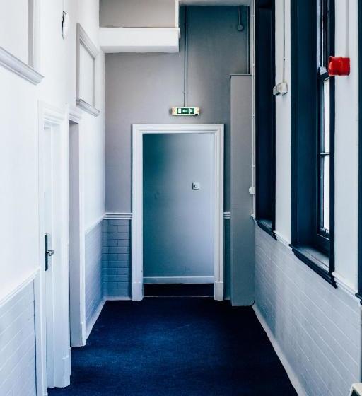 Отель Bridgewood House