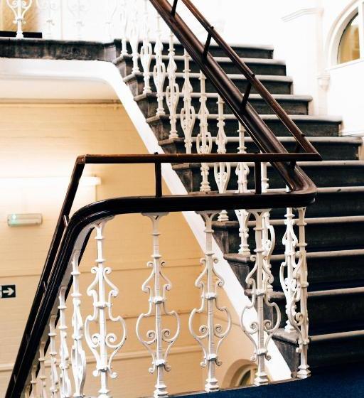 Отель Bridgewood House