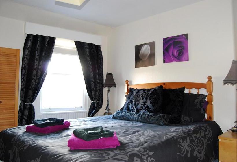 酒店 Crown And Anchor Inn