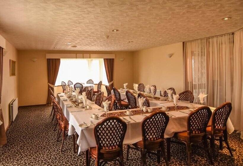 Отель Findlay's