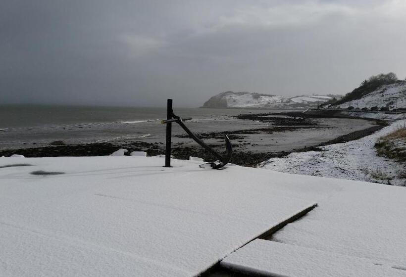 בית מלון כפרי Halfway House