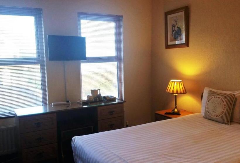 בית מלון כפרי Halfway House