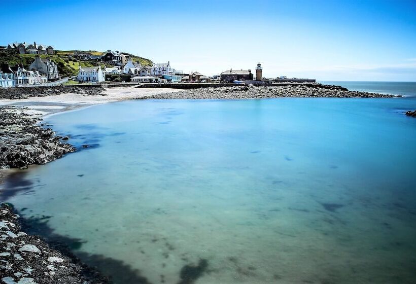 בית מלון כפרי The Harbour House Sea Front