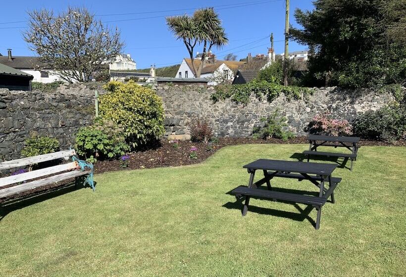 בית מלון כפרי The Harbour House Sea Front