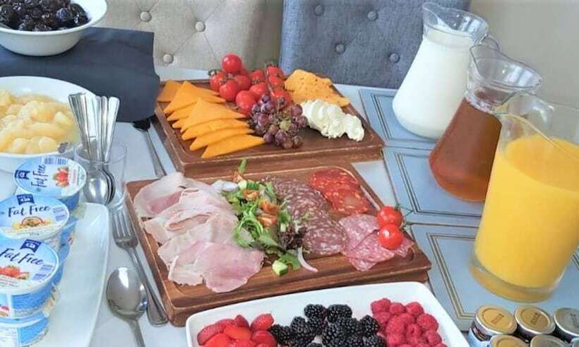 בית מלון כפרי The Harbour House Sea Front