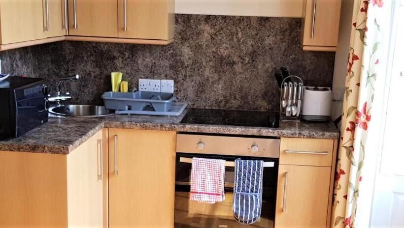 בית מלון כפרי The Harbour House Sea Front