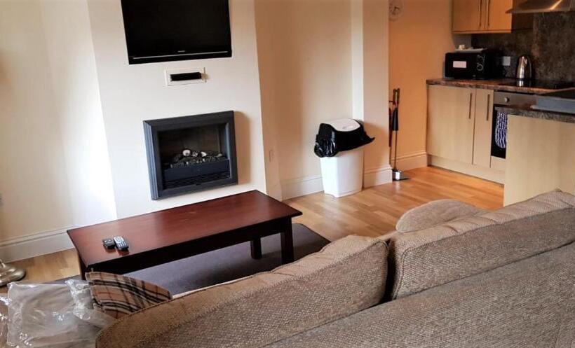 בית מלון כפרי The Harbour House Sea Front