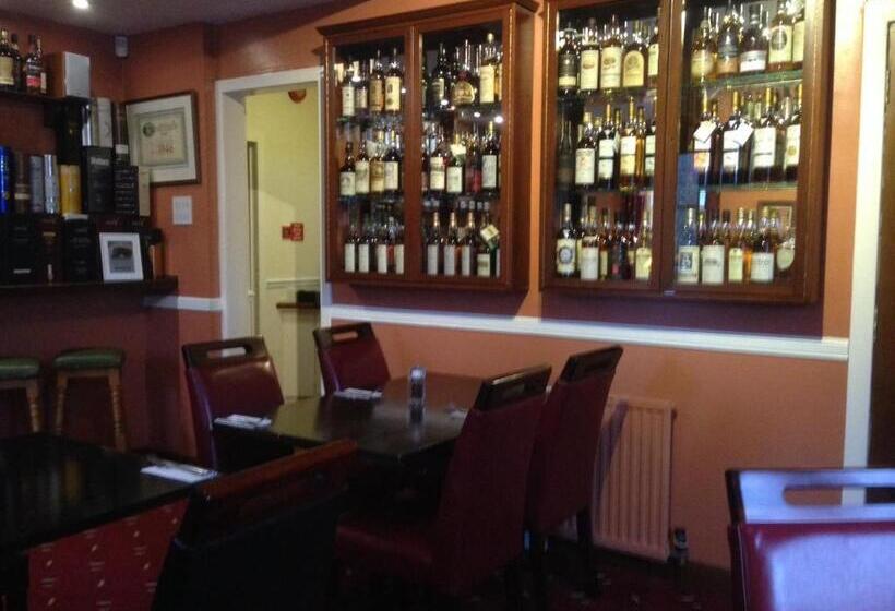 호텔 Highlander Inn