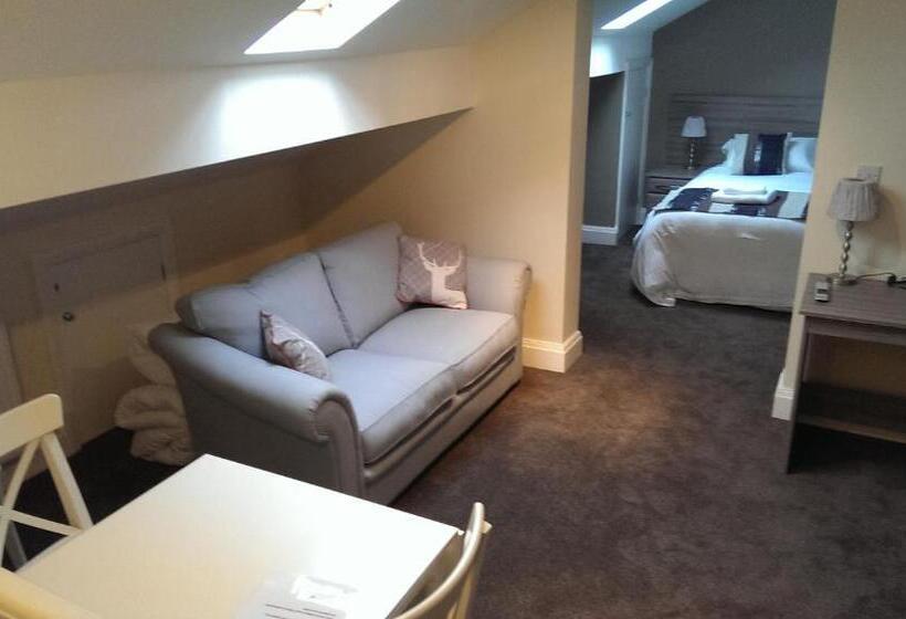 Отель Queens Arms Country Inn