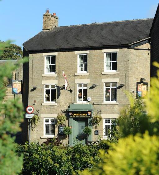 Отель Queens Arms Country Inn