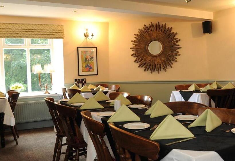 Отель Queens Arms Country Inn