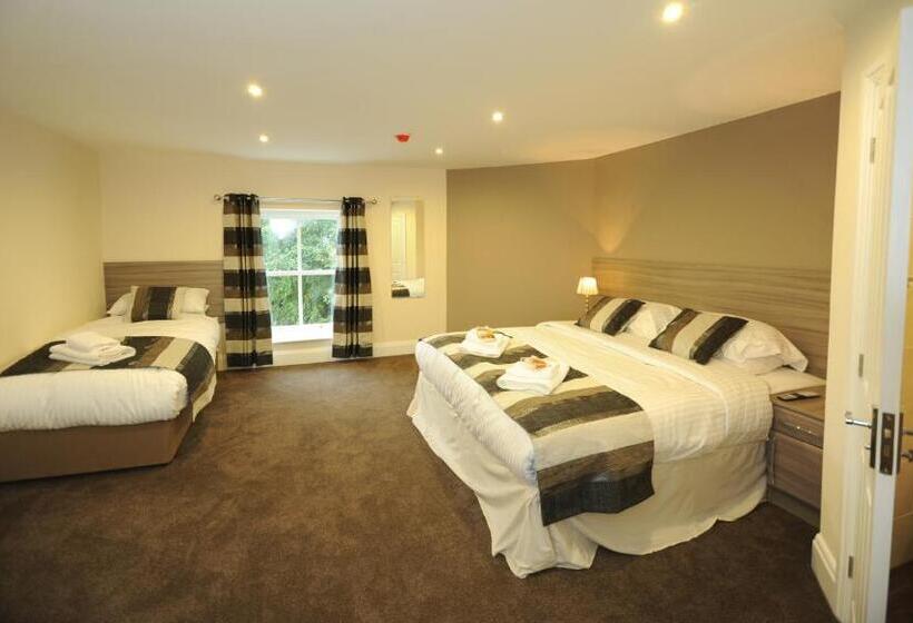 Отель Queens Arms Country Inn