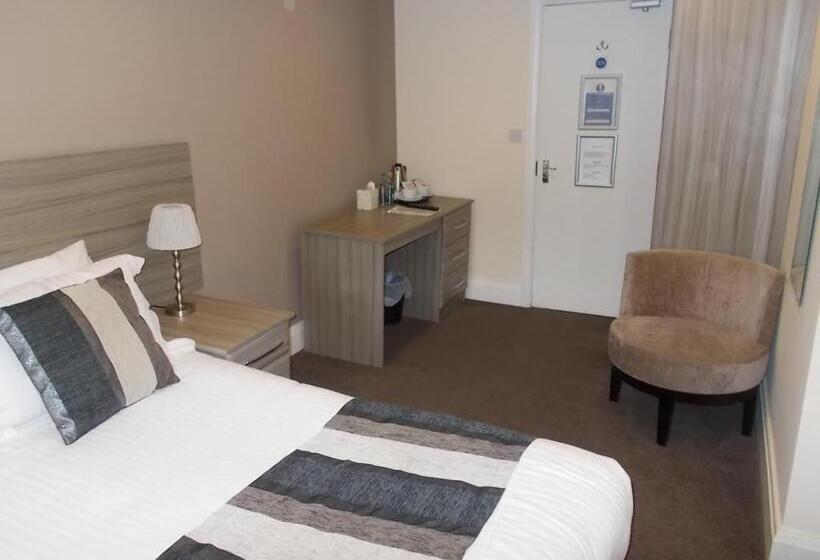 Отель Queens Arms Country Inn