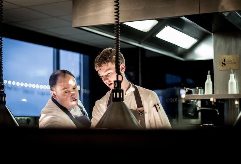 호텔 Restaurant James Sommerin