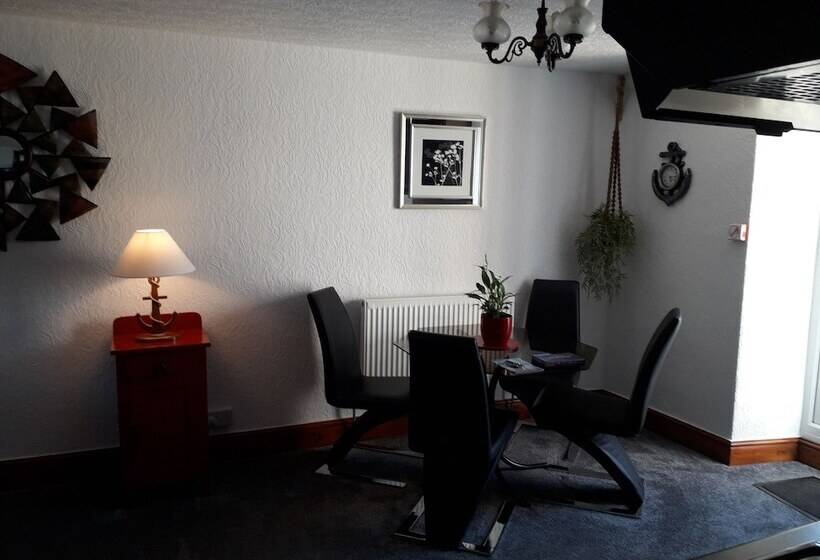 Отель The Anchorage