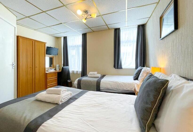 Отель The Auckland