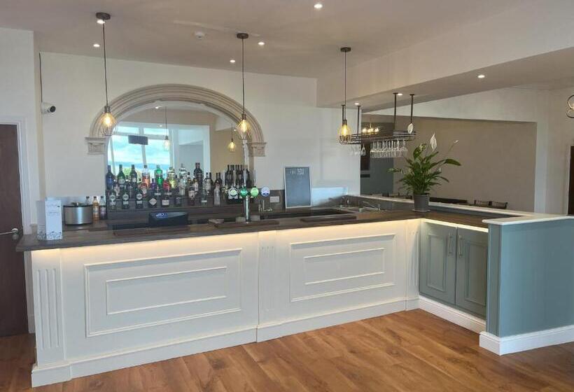 Отель The Auckland