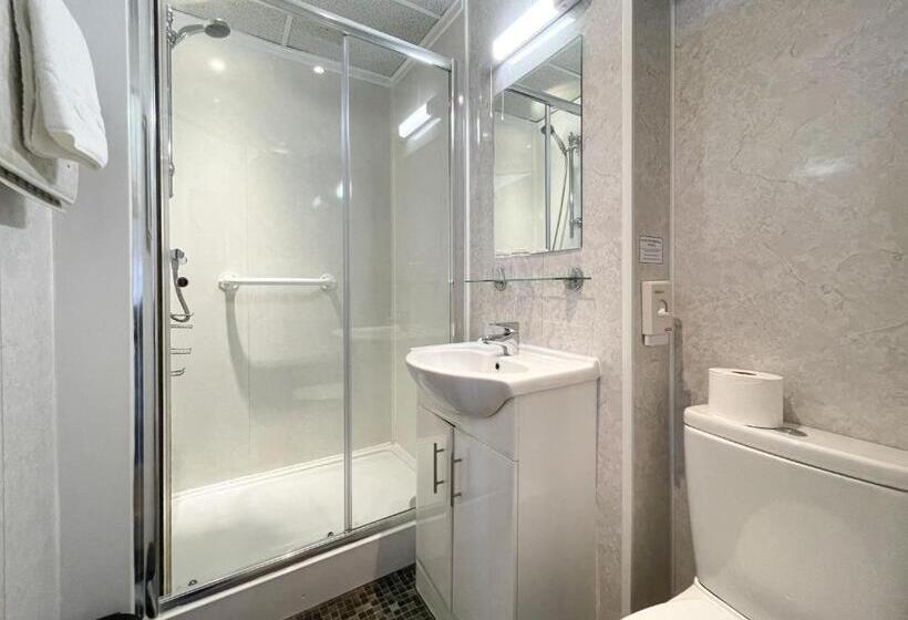 Отель The Auckland