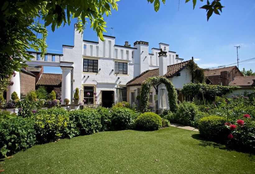 فندق The Belle Epoque