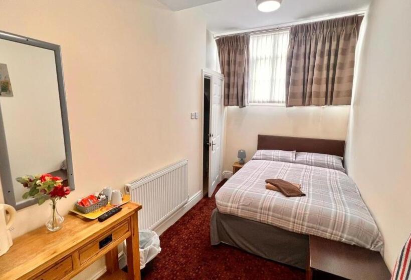 Отель The Cabbage Hall