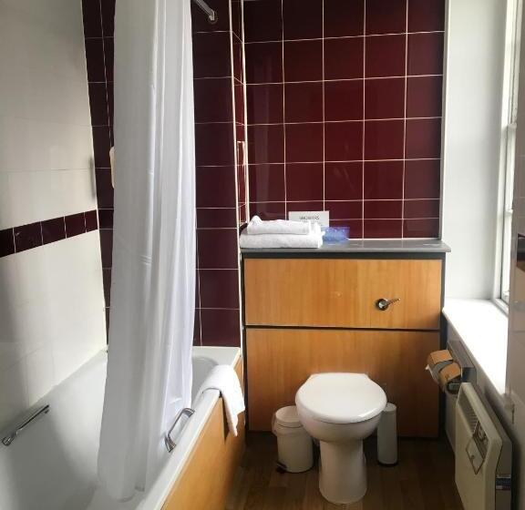 فندق The Catherine Wheel Wetherspoon