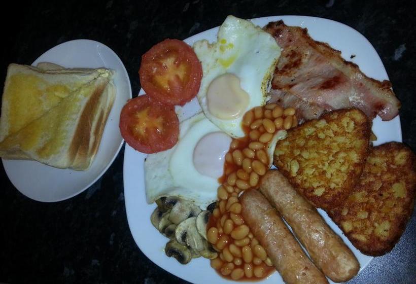 Отель The Falcon Inn Retreat