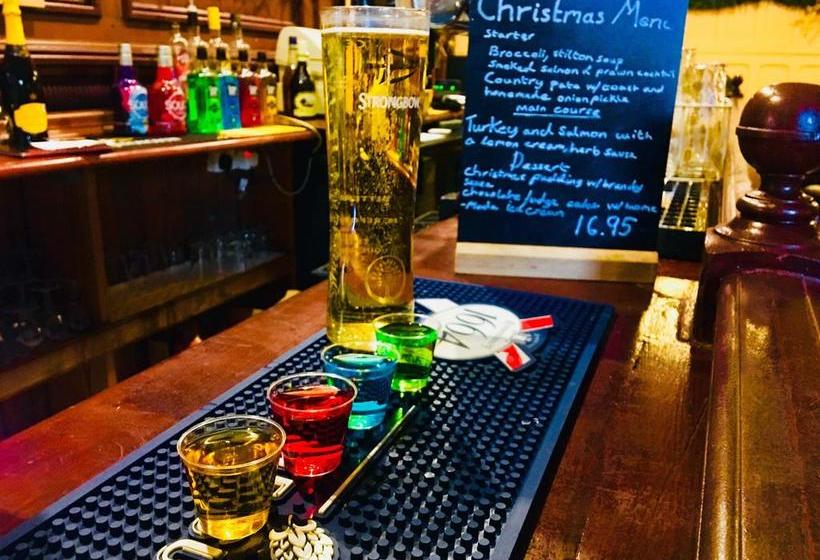 Отель The Falcon Inn Retreat