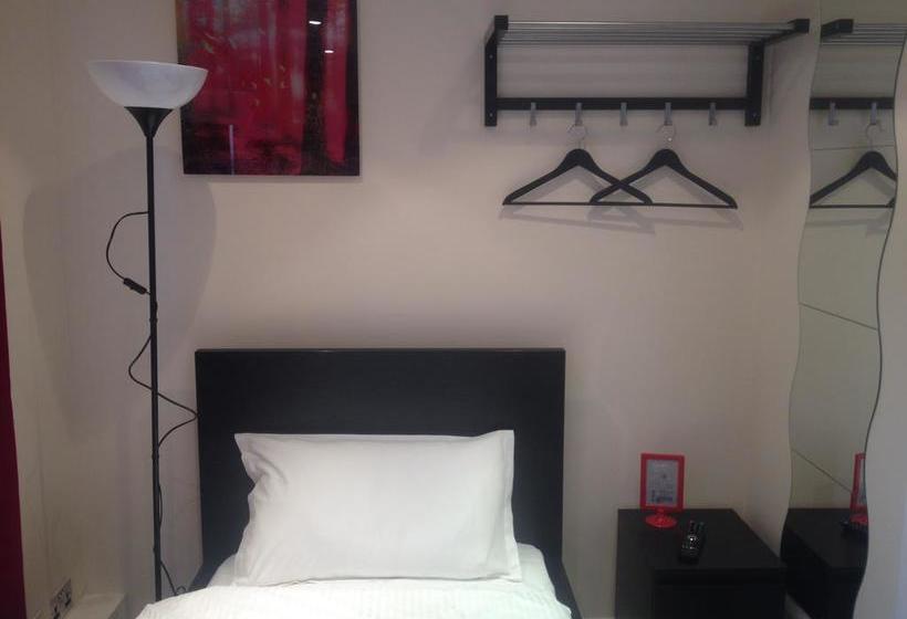 فندق The Greyhound Cottage