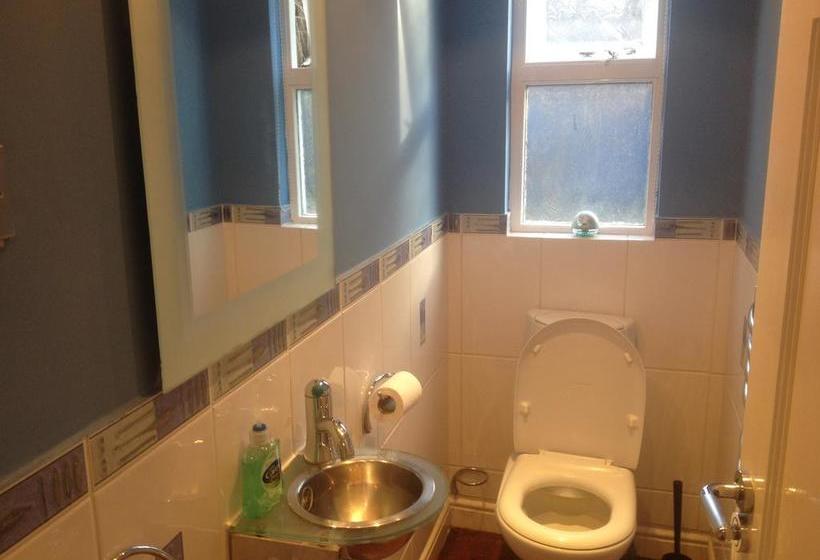 فندق The Greyhound Cottage